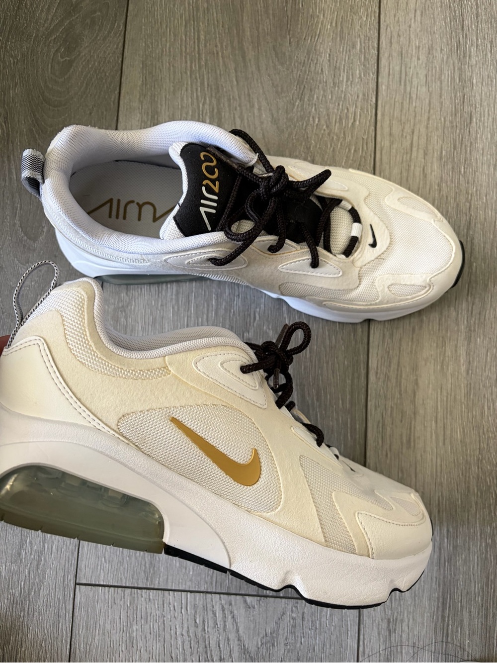 Nike Air Max 200
'Metallic Gold' women’s size 10